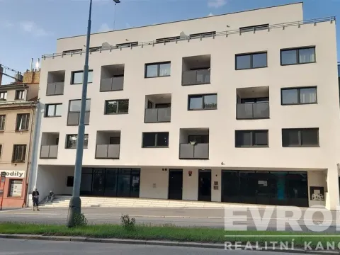 Pronájem atypického bytu, Praha, Spojovací, 49 m2