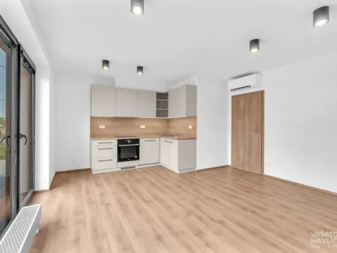 Pronájem bytu 2+kk, Hradec Králové - Kukleny, Pražská třída, 106 m2