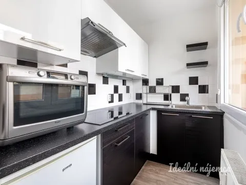 Pronájem bytu 1+kk, Praha, V Štíhlách, 34 m2