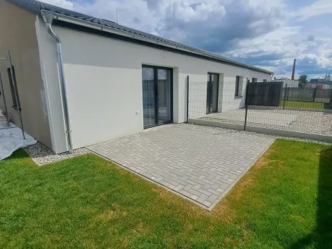 Pronájem bytu 2+kk, Uničov, Cukrovarská, 55 m2