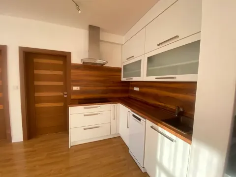 Pronájem bytu 2+kk, Praha - Čakovice, Bermanova, 56 m2