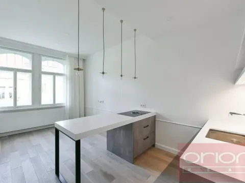 Pronájem bytu 2+kk, Praha - Vinohrady, náměstí Jiřího z Poděbrad, 56 m2