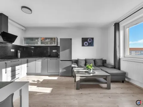 Prodej bytu 2+kk, Pardubice - Ohrazenice, U Sportovní školy, 59 m2