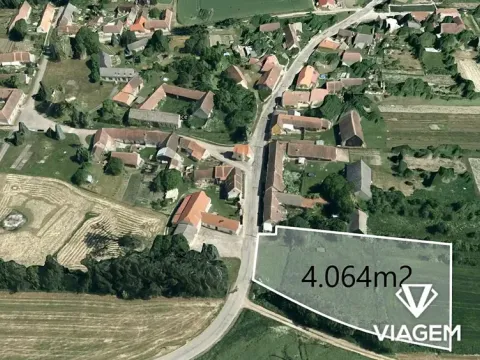 Prodej podílu zahrady, Starý Petřín, 2032 m2