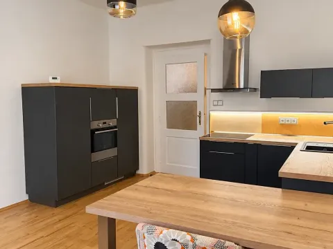 Pronájem bytu 2+kk, Praha - Žižkov, Křišťanova, 58 m2