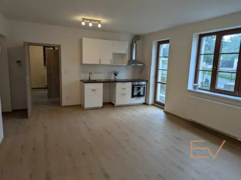 Pronájem bytu 2+kk, Praha - Žižkov, Jeseniova, 58 m2