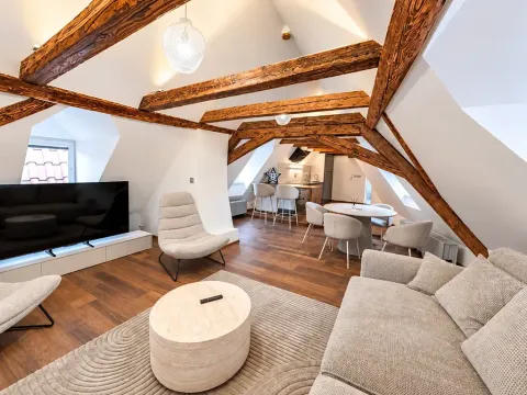 Prodej apartmánu, Praha - Malá Strana, Malostranské náměstí, 117 m2