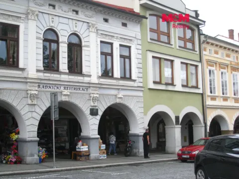 Prodej obchodního prostoru, Frenštát pod Radhoštěm, nám. Míru, 900 m2