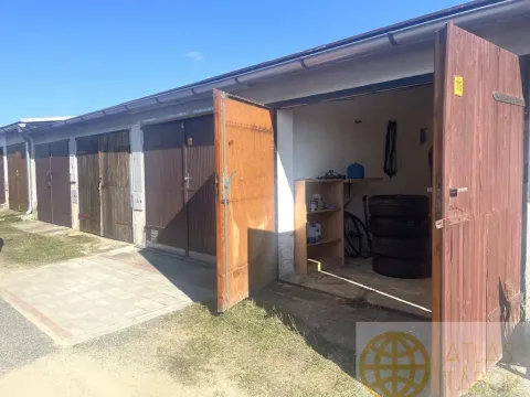 Pronájem garáže, Sezimovo Ústí, 18 m2