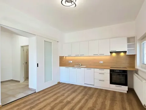 Pronájem bytu 2+kk, Beroun - Beroun-Město, Na Parkáně, 38 m2