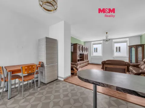 Prodej bytu 3+kk, Úpice, Svornosti, 170 m2