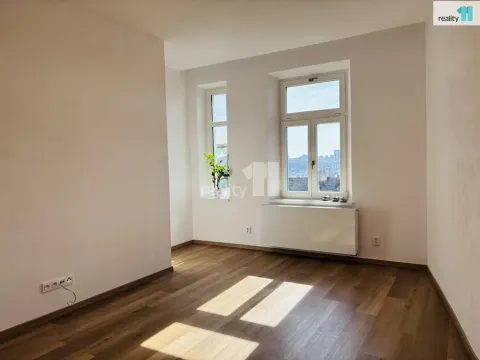 Pronájem bytu 1+1, Praha - Vršovice, Krymská, 37 m2