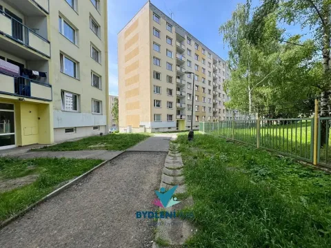 Prodej bytu 3+1, Krupka, Karla Čapka, 76 m2