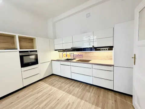 Prodej bytu 2+kk, Praha - Holešovice, Veverkova, 52 m2