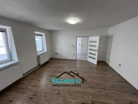 Pronájem bytu 1+kk, Kroměříž, Husovo náměstí, 39 m2