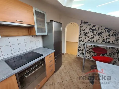 Pronájem bytu 2+1, Opava - Město, U Fortny, 50 m2