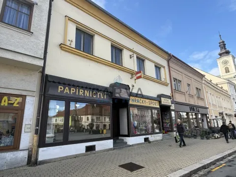 Pronájem obchodního prostoru, Rokycany - Střed, Masarykovo náměstí, 100 m2