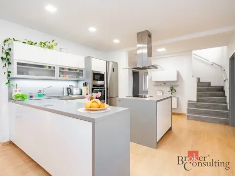 Prodej rodinného domu, Praha - Dolní Chabry, Bolebořská, 268 m2