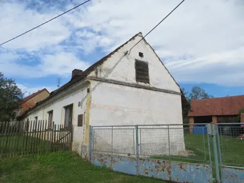 Dražba rodinného domu, Kožlany, 1687 m2