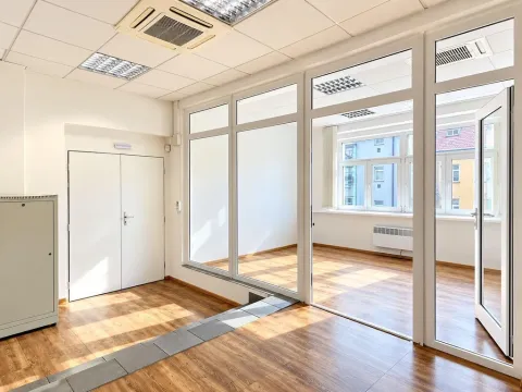 Pronájem kanceláře, Praha - Žižkov, Hartigova, 145 m2