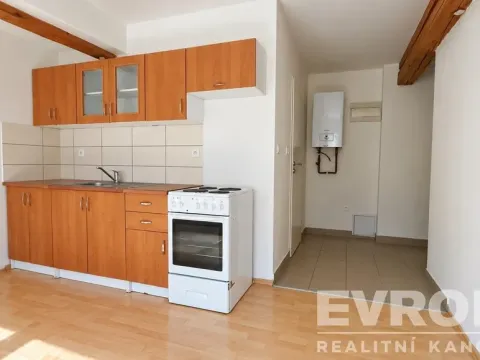 Pronájem bytu 1+kk, Horní Maršov - Temný Důl, Temný Důl, 28 m2