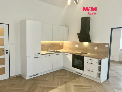 Pronájem bytu 2+kk, Hrádek nad Nisou, Horní náměstí, 45 m2