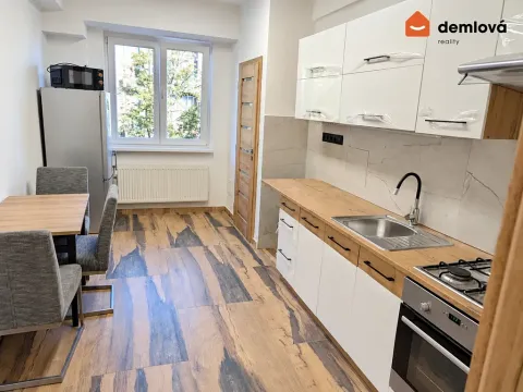 Pronájem bytu 3+1, Praha - Vršovice, Amurská, 72 m2