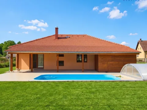 Prodej rodinného domu, Lišov - Velechvín, 135 m2